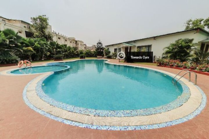 Pool 34 of 70