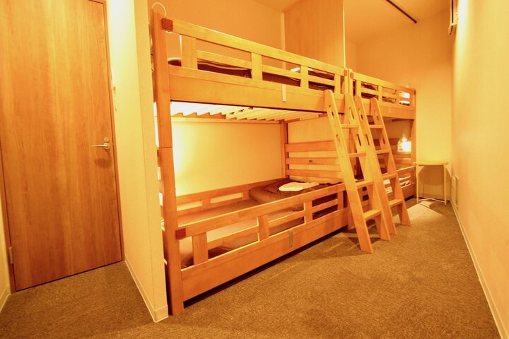 Room 14 of 77