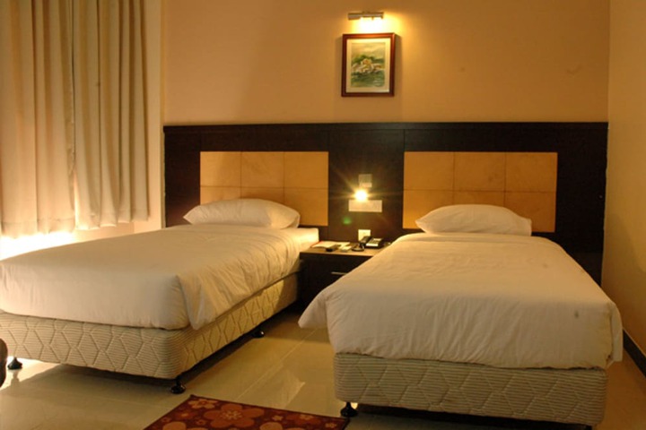 Room 3 of 7