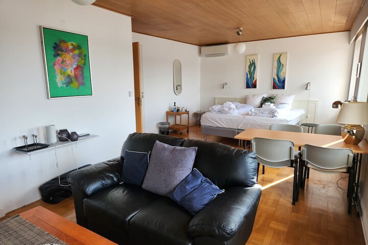 Room 4 of 18
