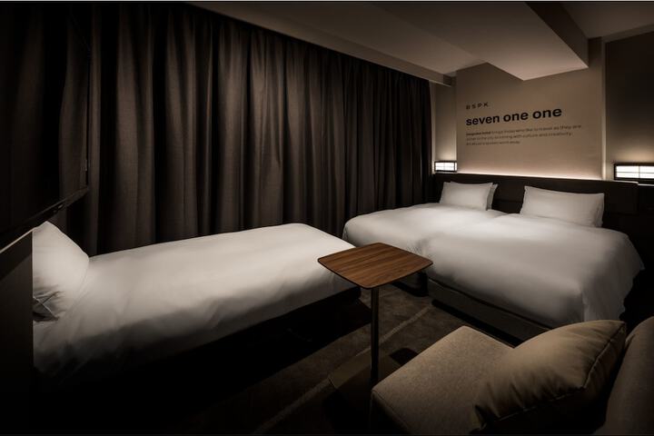 Room 13 of 37