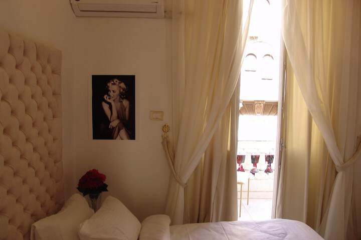 Room 16 of 46