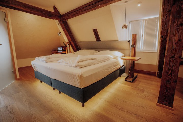 Room 34 of 64