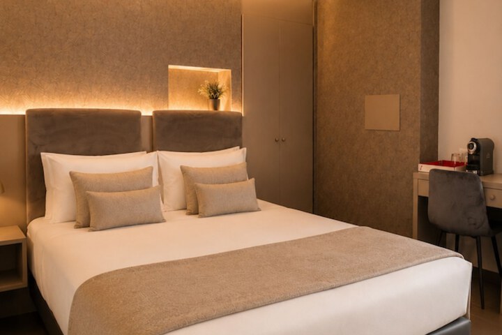 Room 6 of 23