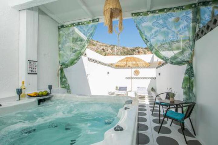 Ladiko Hotel & Bungalows