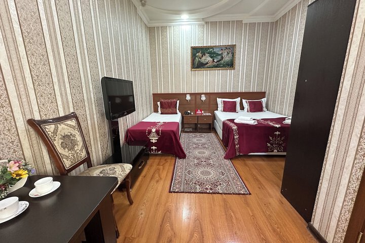Room 9 of 48
