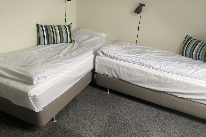Room 4 of 15