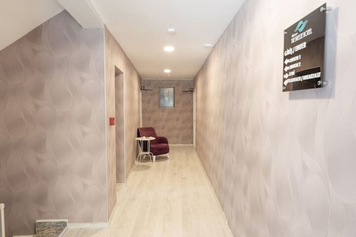 Ballroom/Hall 65 of 81