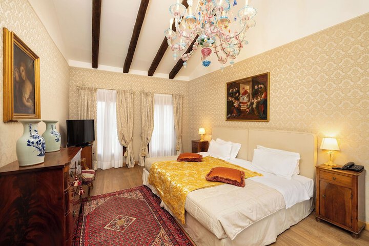 Room 25 of 81