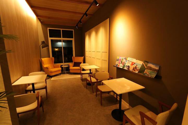 Hotel Interior 3 of 32