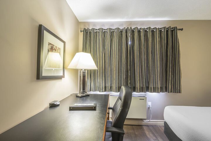 Room 30 of 62