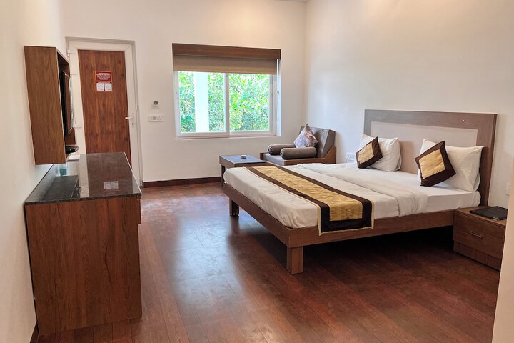 Room 8 of 55