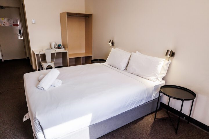Room 14 of 42