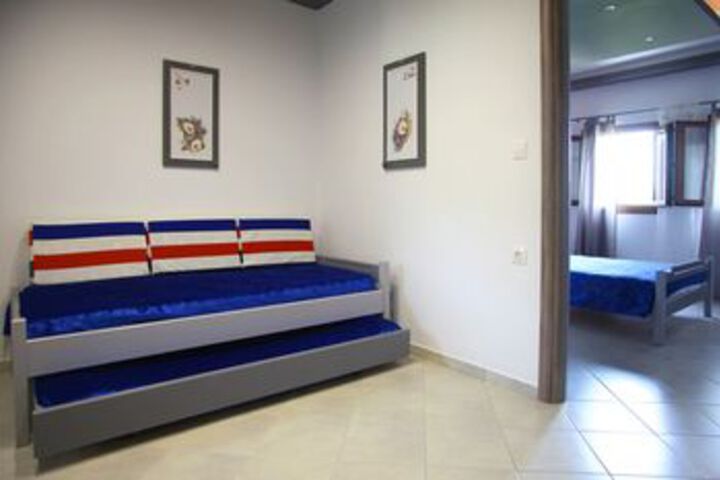 Room 27 of 68