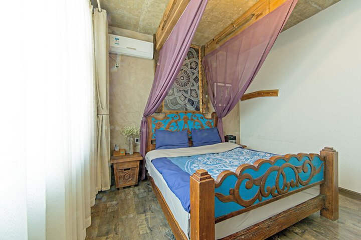Room 30 of 108