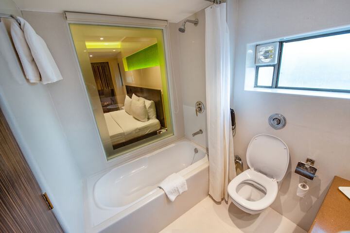 Room 14 of 21