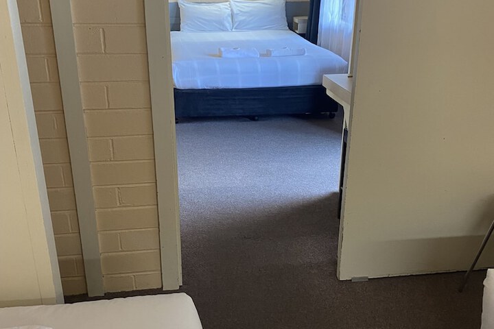 Room 17 of 36