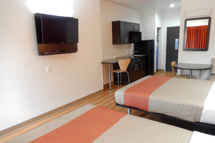 Room 16 of 59