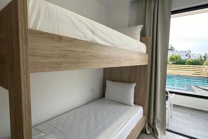 Room 49 of 96