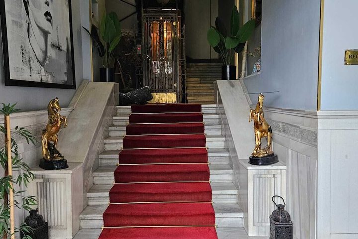 Hotel 2 of 81