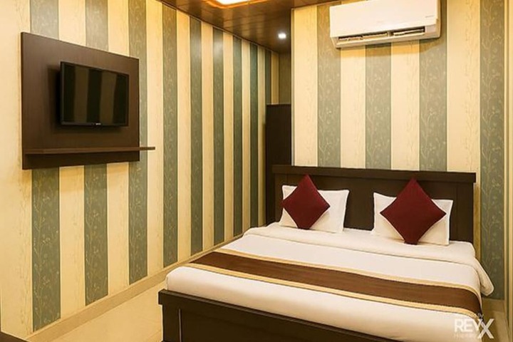 Room 12 of 20