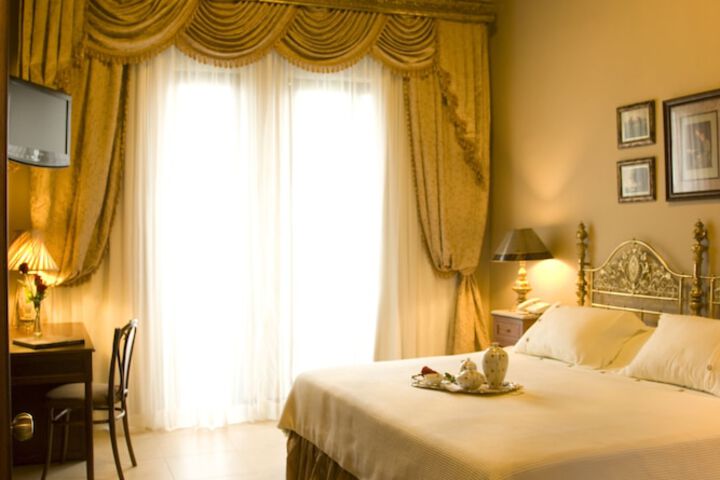 Room 10 of 51