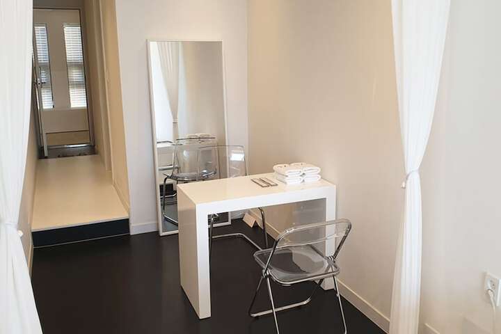Room 54 of 72