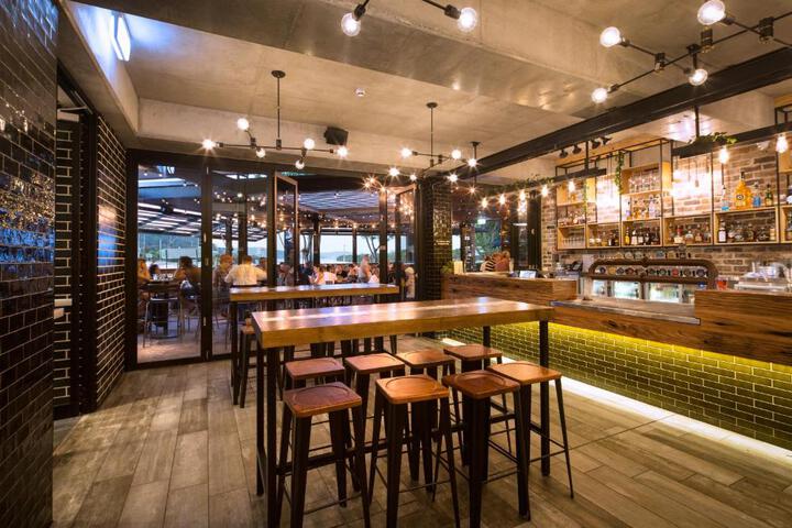 Bar/lounge