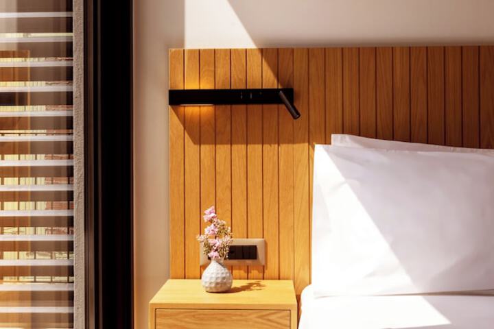 Room 10 of 84