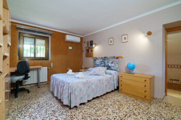 Room 29 of 33