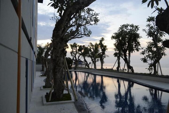Hotel Pool