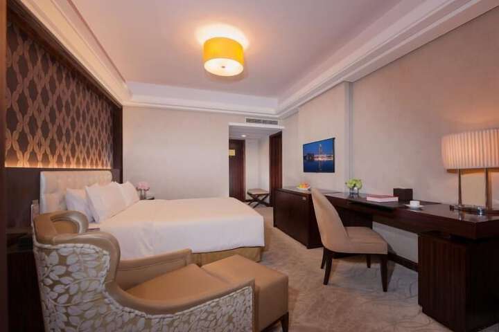Room 7 of 28
