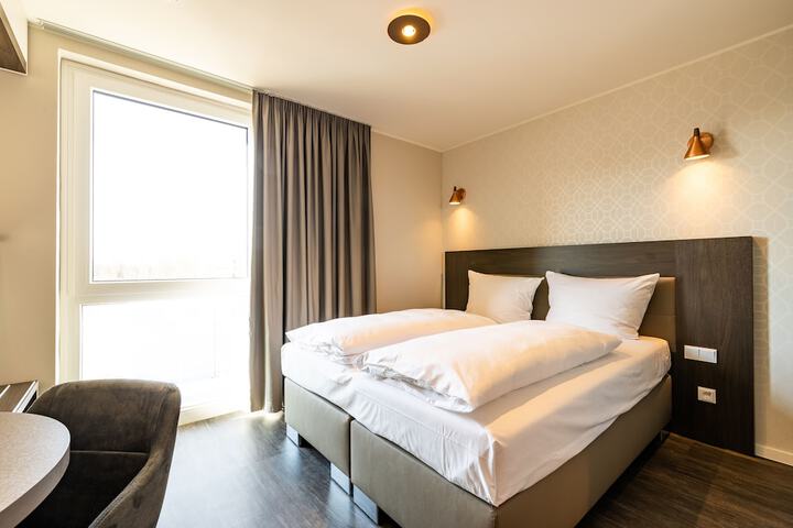 Room 20 of 33