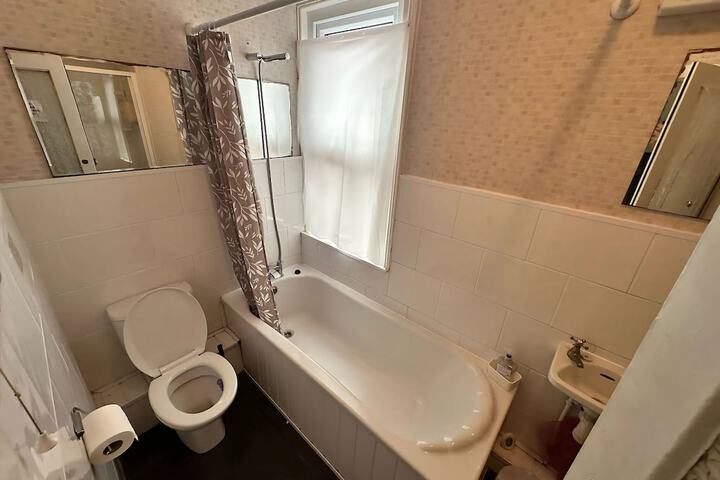 Room 15 of 23