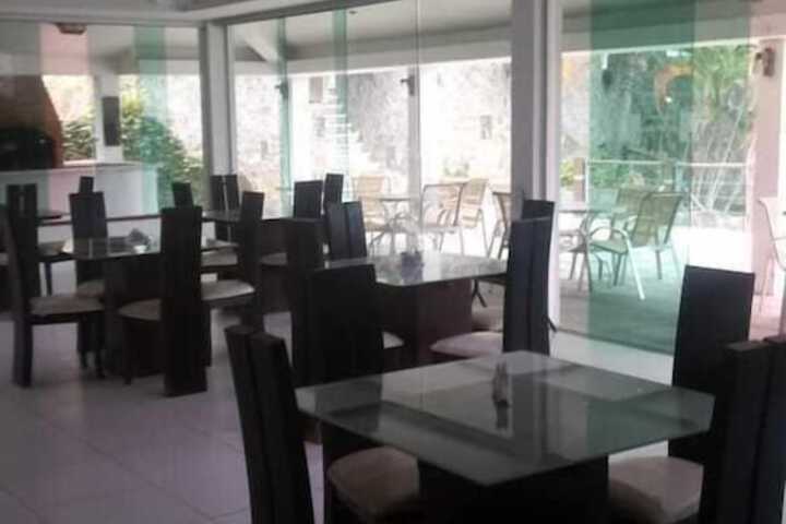 Dining 44 of 69
