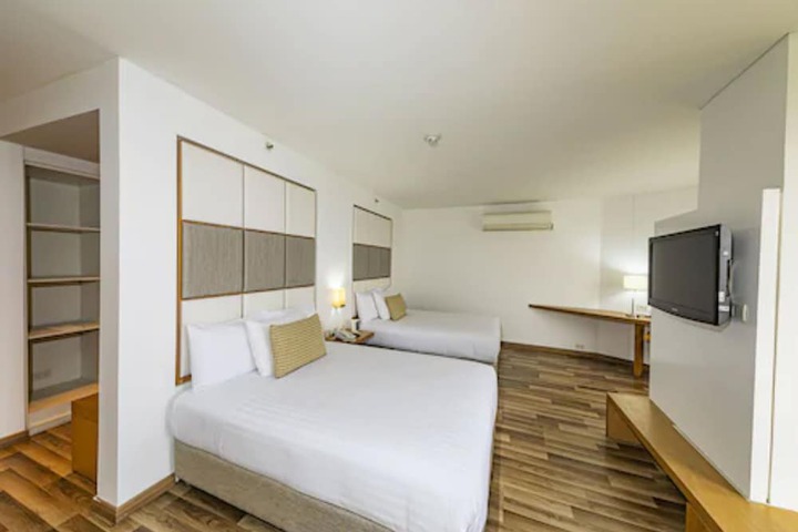 Room 8 of 50