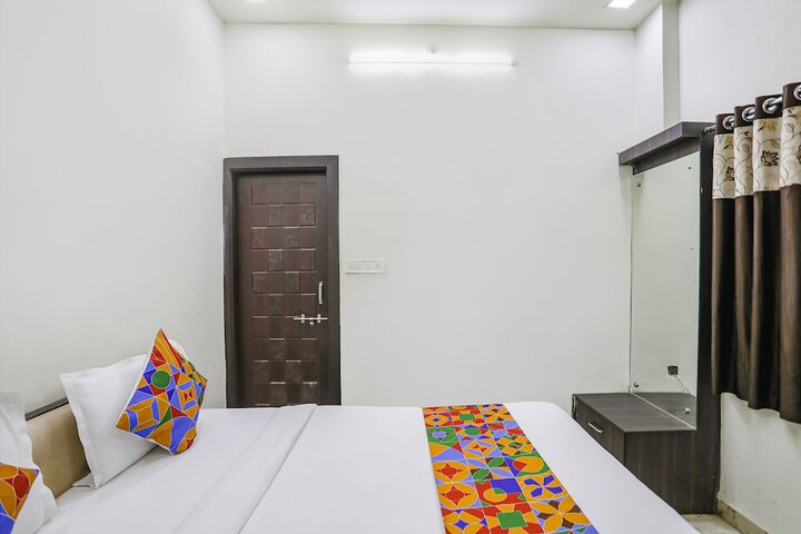 Room 16 of 24