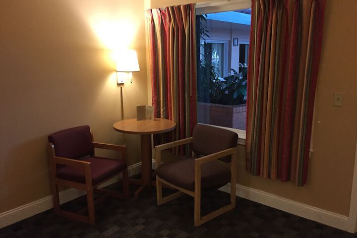 Room 28 of 92