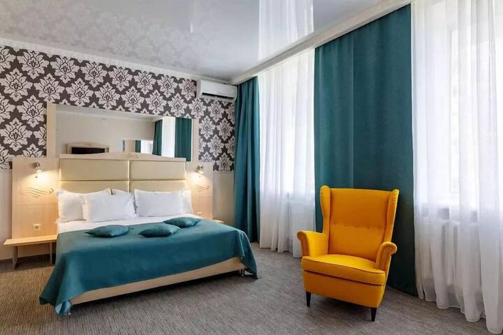 Room 18 of 48