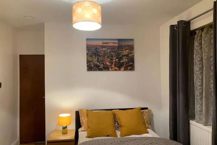 Room 5 of 14