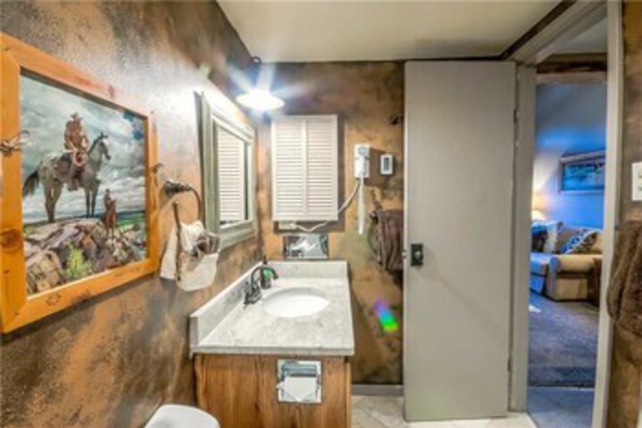 Room 7 of 30