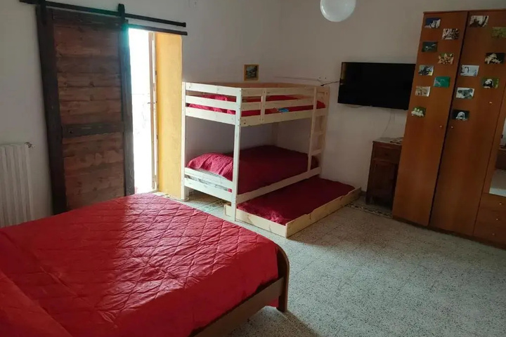 Room 2 of 7