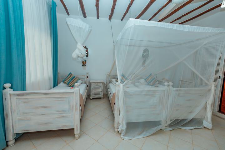 Room 17 of 39