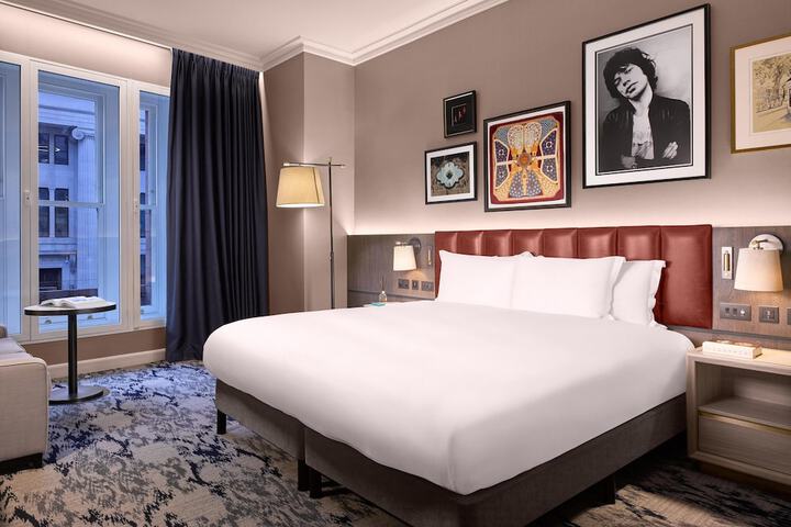 Room 32 of 89