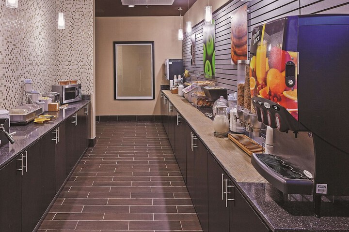 Breakfast/Coffee Service 42 of 53