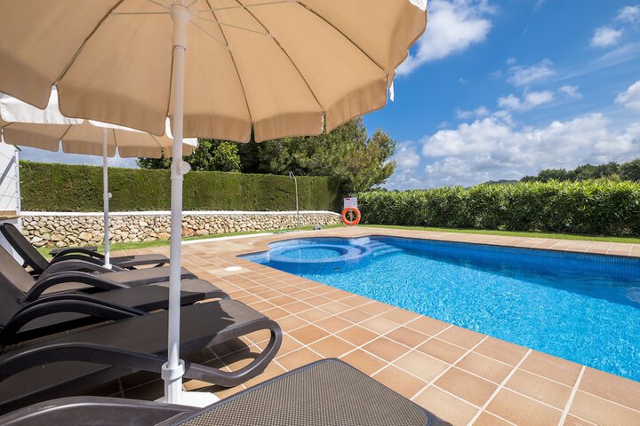 Hotel with Pool