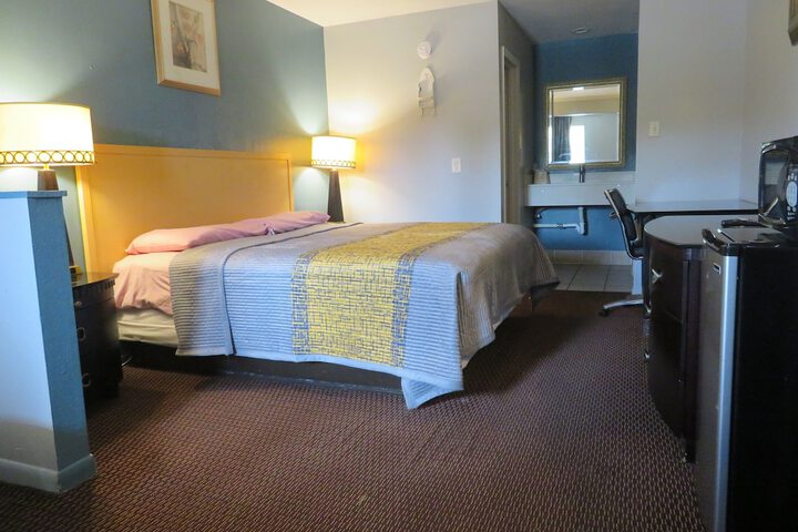 Room 2 of 11