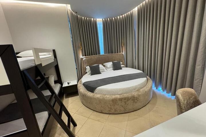 Room 3 of 69