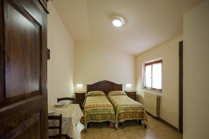 Room 8 of 168