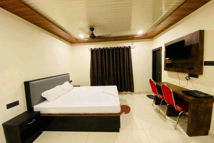Room 5 of 24